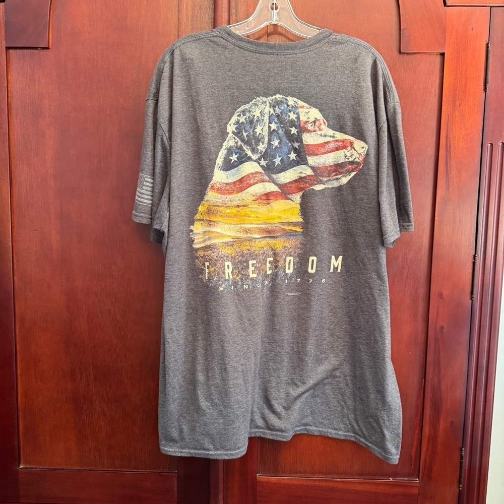 Buck Wear "Freedom Lab" gray t-shirt made from a cotton blend Patriotic 2XL